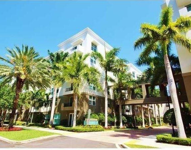 2421 Ne 65th Street - Photo Thumbnail 11