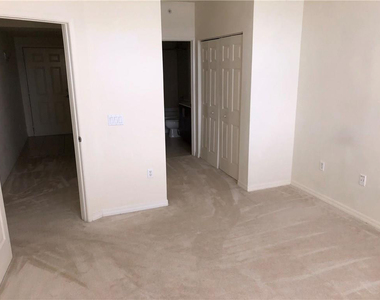 2421 Ne 65th Street - Photo Thumbnail 4