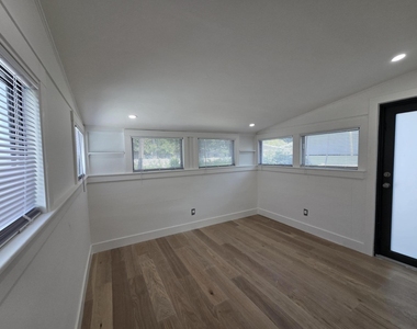 3809 S Olive Avenue - Photo Thumbnail 12