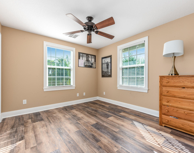 404 Sw Camden Avenue - Photo Thumbnail 3