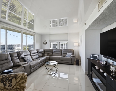 4015 W Palm Aire Drive - Photo Thumbnail 20