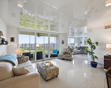 4015 W Palm Aire Drive - Photo Thumbnail 16