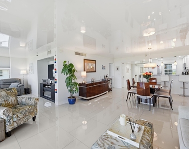 4015 W Palm Aire Drive - Photo Thumbnail 15