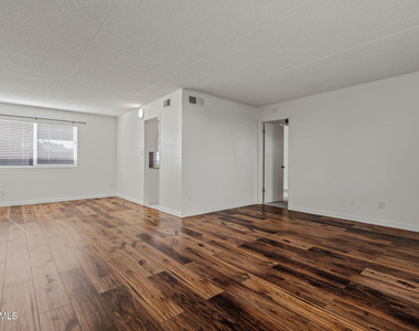 7141 N 16th Street - Photo Thumbnail 5