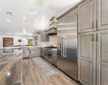 90 Nw Alice Street - Photo Thumbnail 23