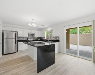 21862 N 40th Place - Photo Thumbnail 6