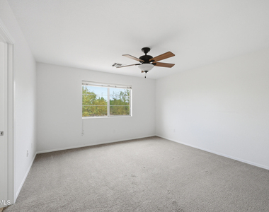 21862 N 40th Place - Photo Thumbnail 9