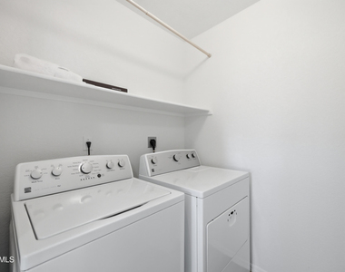 21862 N 40th Place - Photo Thumbnail 13