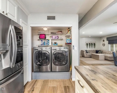 5402 E Windsor Avenue - Photo Thumbnail 4