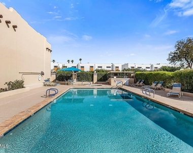 5402 E Windsor Avenue - Photo Thumbnail 10