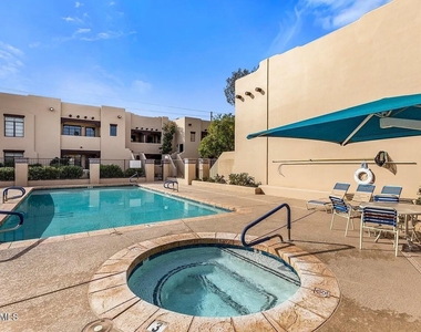 5402 E Windsor Avenue - Photo Thumbnail 18