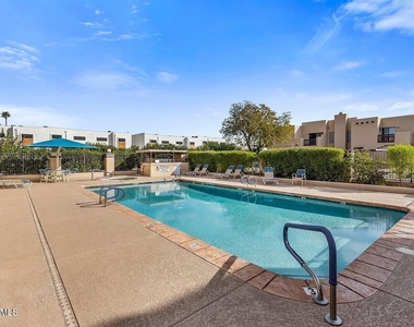 5402 E Windsor Avenue - Photo Thumbnail 17