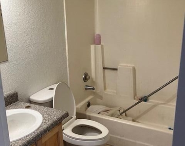 11640 N 51st Avenue - Photo Thumbnail 7