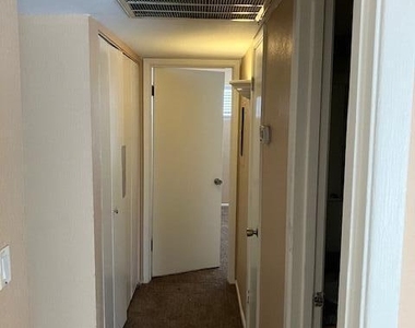 11640 N 51st Avenue - Photo Thumbnail 8