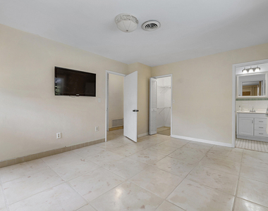 700 Ne 26th Avenue - Photo Thumbnail 32
