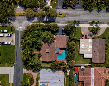 700 Ne 26th Avenue - Photo Thumbnail 2