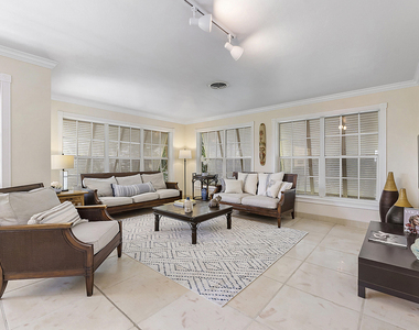700 Ne 26th Avenue - Photo Thumbnail 14