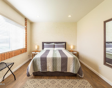 8357 E Thomas Road - Photo Thumbnail 10