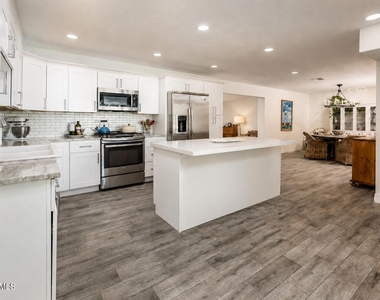 6525 E Lewis Avenue - Photo Thumbnail 2