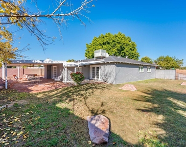 6525 E Lewis Avenue - Photo Thumbnail 9