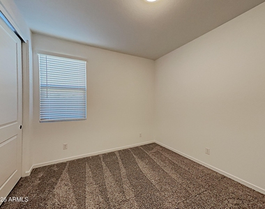 4438 W Bush Bean Way - Photo Thumbnail 11