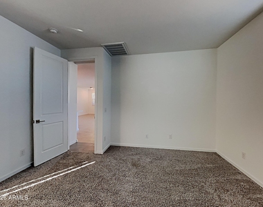 4438 W Bush Bean Way - Photo Thumbnail 8
