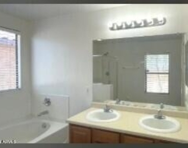 7811 S 63rd Drive - Photo Thumbnail 19