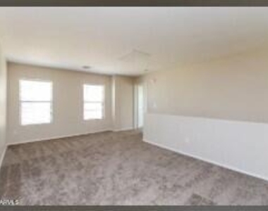 7811 S 63rd Drive - Photo Thumbnail 9