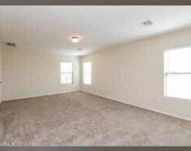 7811 S 63rd Drive - Photo Thumbnail 11