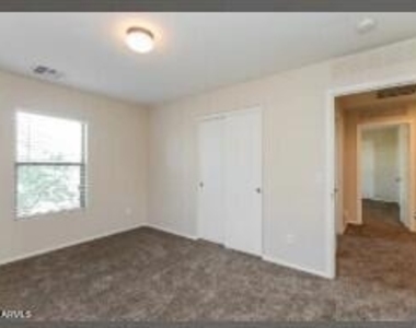 7811 S 63rd Drive - Photo Thumbnail 13
