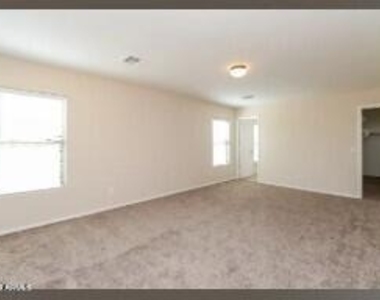 7811 S 63rd Drive - Photo Thumbnail 10