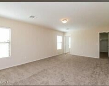 7811 S 63rd Drive - Photo Thumbnail 8