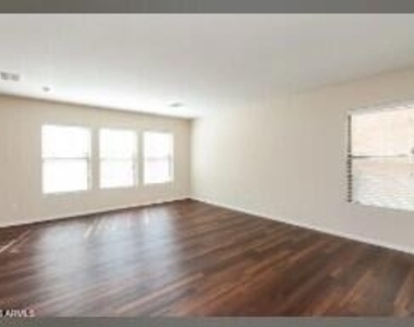 7811 S 63rd Drive - Photo Thumbnail 4