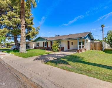 3412 E Turney Avenue - Photo Thumbnail 2