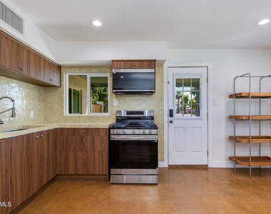 3412 E Turney Avenue - Photo Thumbnail 9