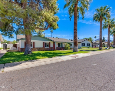 3412 E Turney Avenue - Photo Thumbnail 1