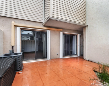 612 Executive Center Drive - Photo Thumbnail 25