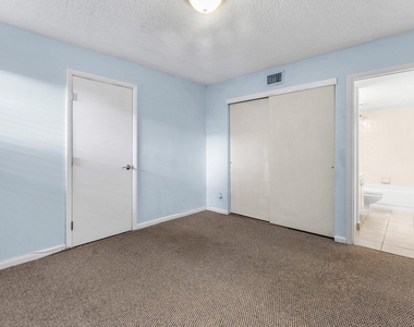 612 Executive Center Drive - Photo Thumbnail 17