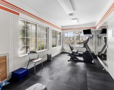 612 Executive Center Drive - Photo Thumbnail 7