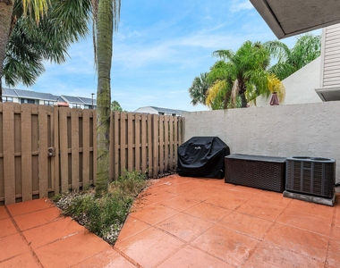 612 Executive Center Drive - Photo Thumbnail 1