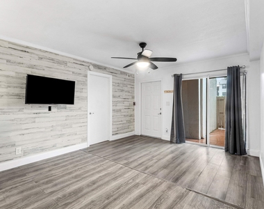612 Executive Center Drive - Photo Thumbnail 26