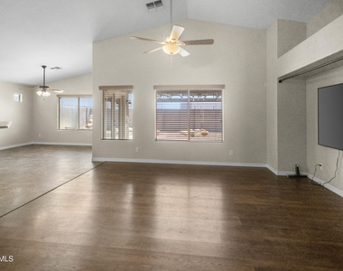 2501 S 255th Drive - Photo Thumbnail 3