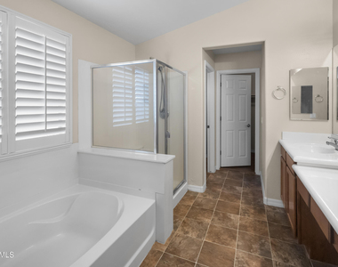 2501 S 255th Drive - Photo Thumbnail 15