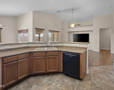 2501 S 255th Drive - Photo Thumbnail 10