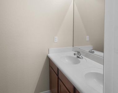 2501 S 255th Drive - Photo Thumbnail 30