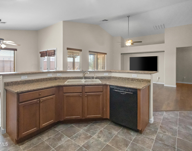 2501 S 255th Drive - Photo Thumbnail 9