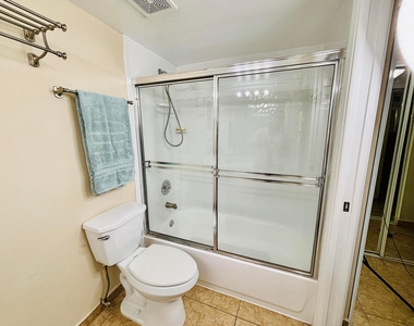 8201 Nw 8th Street - Photo Thumbnail 16