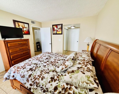 8201 Nw 8th Street - Photo Thumbnail 14