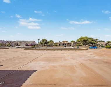 19821 W Whitton Avenue - Photo Thumbnail 3