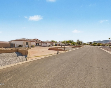 19821 W Whitton Avenue - Photo Thumbnail 1